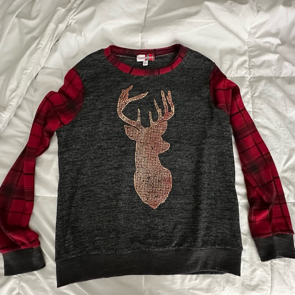 MerryWear Plaid Sleeve Deer lightweight Sweatershirt - Red and Gray size Large